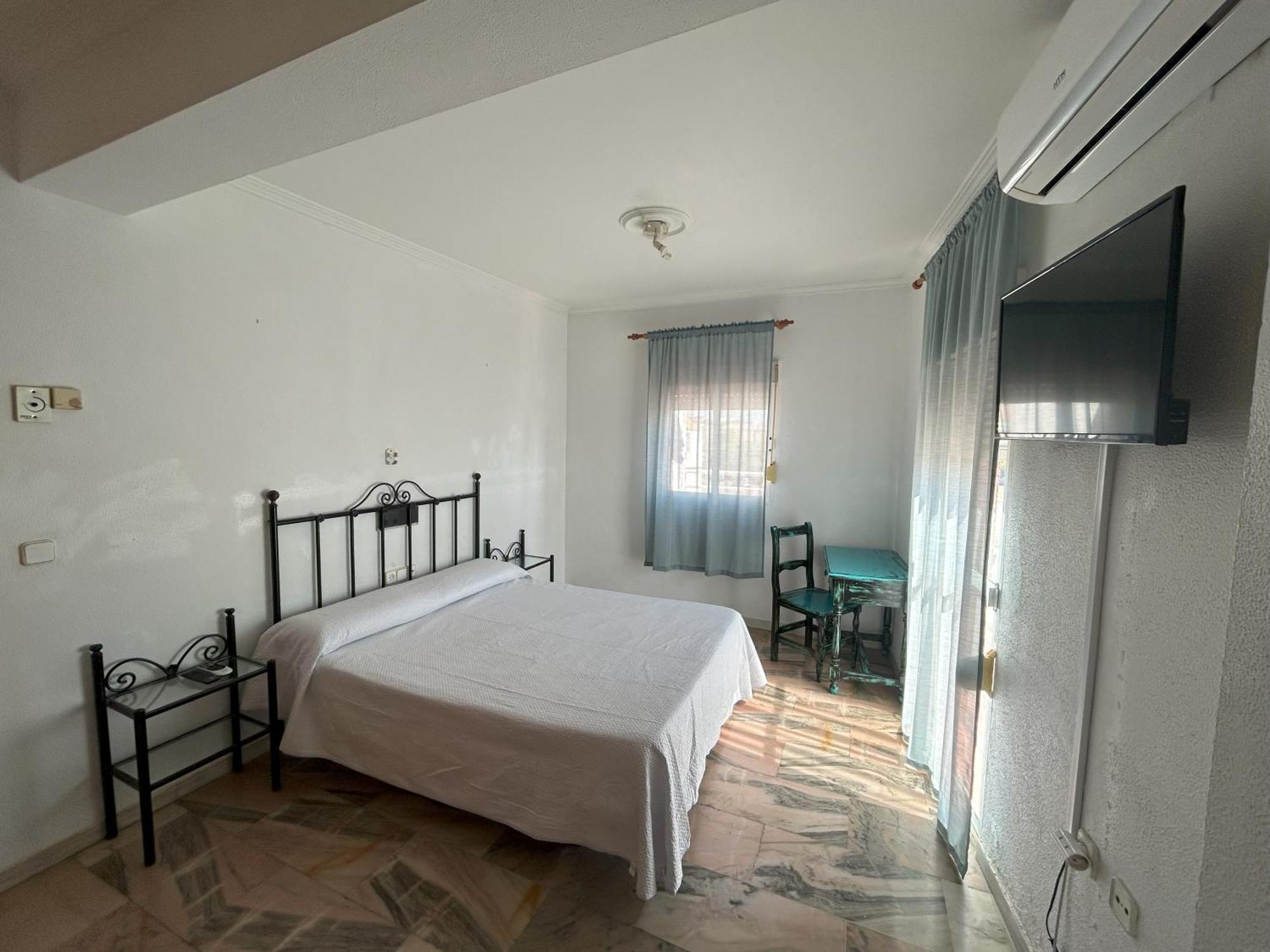 El Ancla Hotel Alcala del Rio Ngoại thất bức ảnh