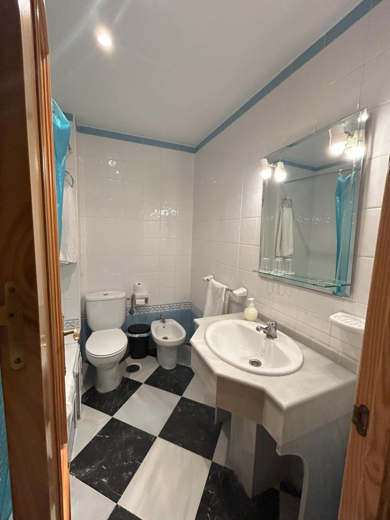 El Ancla Hotel Alcala del Rio Ngoại thất bức ảnh